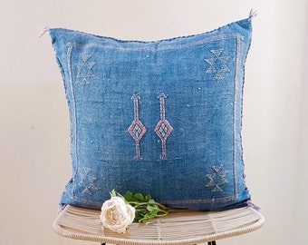 Cojín azul cactus funda de cojín de seda azul blanco rosa bordado marroquí cojín lumbar hecho a mano almohada decorativa Sabra seda