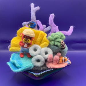 Coral Reef Otter Scene with Ocean Fish in Seashell Dish - ACNH Inspired
