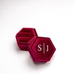 RINGBOX personalisiert mit Initialen Ringkästchen aus Samt Geschenk Hochzeit Verlobung Schmuckkästchen für Eheringe mit Name Hexagon Bild 10