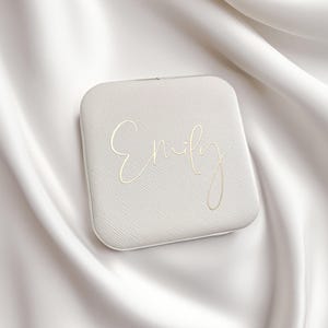 SCHMUCKBOX personalisiert mit Name Geschenk für Freundin Schwester Brautjungfern JGA Reise Schmuckdose Schatulle Schmuckkästchen