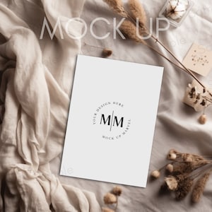 Mockup di invito / Mockup di biglietto vuoto / Mockup di biglietto con oggetto intelligente / Mockup di invito per baby shower / Mockup boho / Mockup di biglietto minimalista