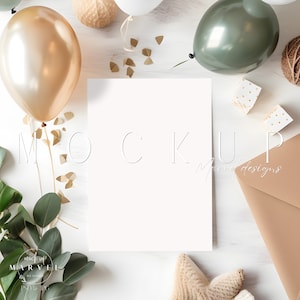 Geburtstagseinladungs-Mockup, 5 x 7-Zoll-Mockup, PSD JPEG, Boho Flatlay, geeignet für Babyparty, Geburtstag, Grußkarten-Mockup, Kinderparty