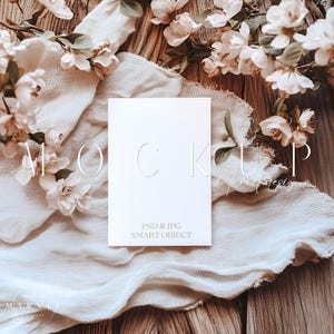 Mockup de convite para chá de panela, mockup de papelaria para casamento, mockup de convite para chá de bebê, mockup de convite de casamento romântico