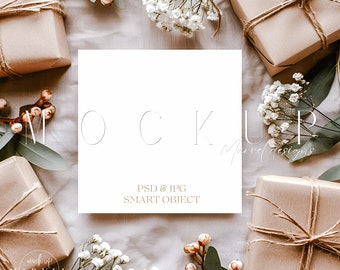 Mockup di biglietto di compleanno, mockup di biglietto piatto, mockup di biglietto d'auguri, mockup di biglietto quadrato, mockup di invito, mockup di invito di nozze quadrato