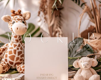 Mockup di biglietto quadrato / Oggetto intelligente PSD / Mockup di cancelleria / Mockup di matrimonio / Mockup di biglietto per neonato / Mockup di cancelleria / Mockup di invito 5X5