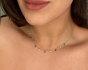 Collar de oro de 14K con diamantes colgantes y esmeraldas/ Collar de diamantes delicado/ Collar de diamantes de moda/ Regalo del día de San Valentín