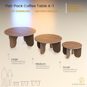 Może przedstawiać: Zestaw trzech okrągłych drewnianych stolików kawowych w rozmiarach dużym, średnim i małym. Tekst zawiera Flat-Pack Coffee Table A-1, Instant Download, MM+Inch Bundles, Detailed Plans, 8 Languages PDF, CNC Ready, DXF, DWG, PDF, SVG oraz wymiary.