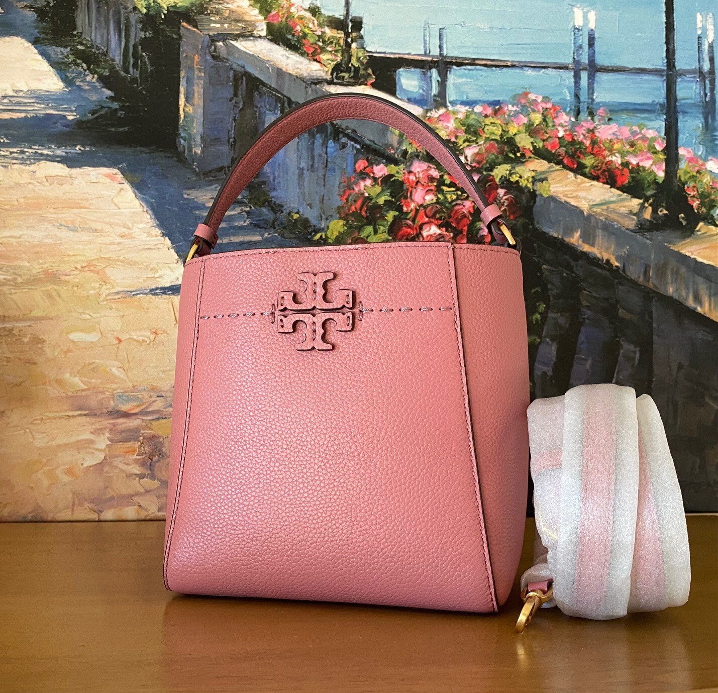 Buy the Wm VTG. Tory Burch Fleming Pink Convertible Leather Shoulder Bag