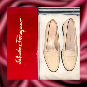 NWB Vintage Salvatore Ferragamo Brunita Leather loafers in Bone for sale, size 7.5 narrow width