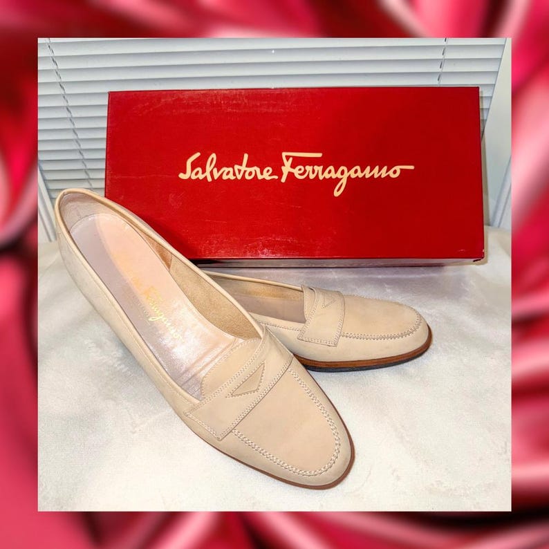 tan vintage Ferragamo nubuck leather loafers, size 7.5, never worn with the original box from the 90s, Ferragamo Brunita tan loafers
