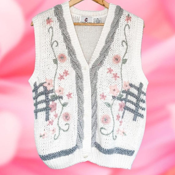 Vintage 90s Floral Embroidered Knit Vest - Cottage Core Floral Vest - Pink  & White Flowers - Vintage Knit Vest - Cape Cod - Size M