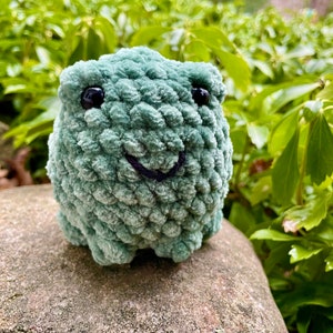 Crochet Frog PATTERN, no sew!