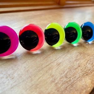 GLOW in the dark COLORS! Safety eyes for amigurumi crochet - hand painted *choose color*