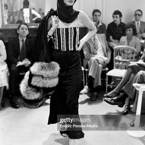 1960 年代のクリスチャン ディオールの花柄プリント ガウン
