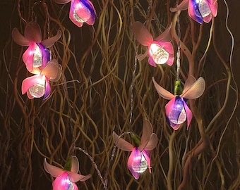 Fuchsia led-lichtslingers | Dromerige roze-paarse bloemgloed voor feestdagen en romantiek|Cadeau voor Kerstmis, jubilea, verjaardagen en Moederdag