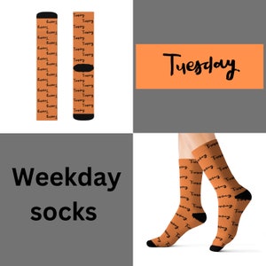 BÄSTSÄLJARE Veckodagsstrumpor Tisdag anpassade roliga coola trendiga presenter presenter högtider personliga kvinnor herrar mönster anpassade namn datum