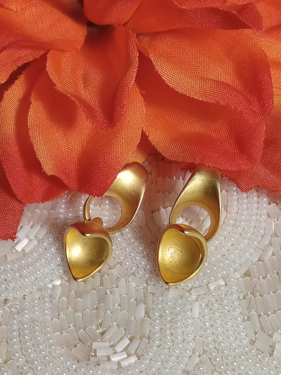 Adorable Gold Tone Drop Earrings