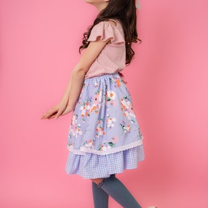 Jupe vichy fleurs et dentelle pour fille, 7-10 ans, jupe froncée de 40 cm de longueur, tour de taille réglable de 45 à 84 cm, fait main, cadeau d'anniversaire pour elle image 3