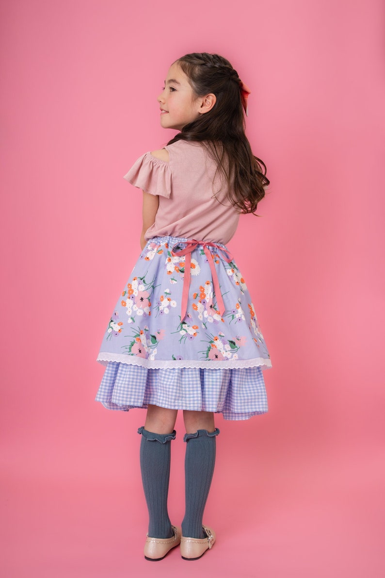 Jupe vichy fleurs et dentelle pour fille, 7-10 ans, jupe froncée de 40 cm de longueur, tour de taille réglable de 45 à 84 cm, fait main, cadeau d'anniversaire pour elle image 1