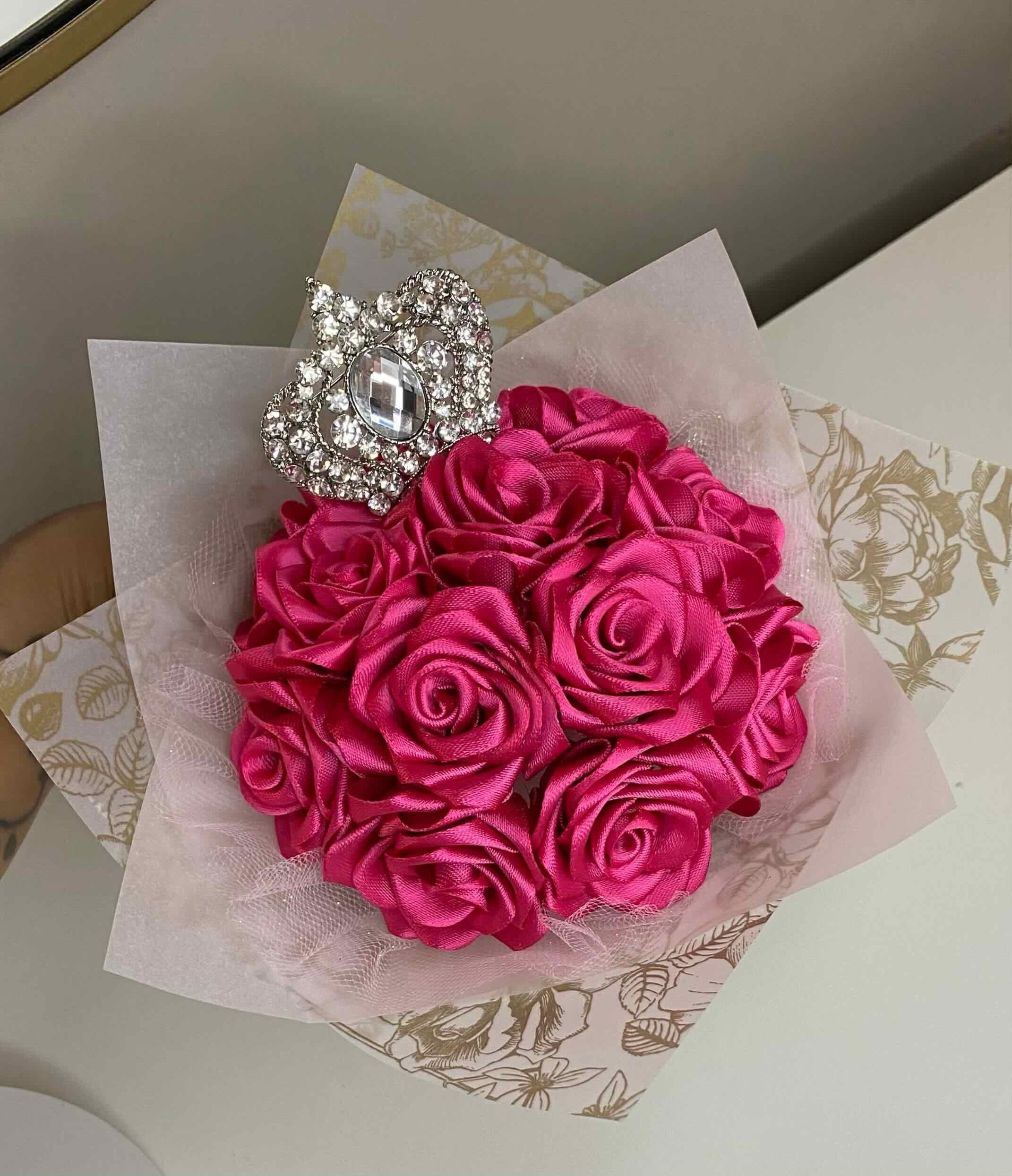 50 Rose Ramo Buchón  Birthday flowers bouquet, Ribbon flowers