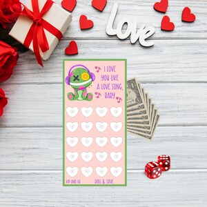 MINI SAVINGS CHALLENGE, Ich liebe dich wie ein Liebeslied Baby, Voodoo-Puppe, Valentinstag Spar-Challenge, Spaß-Challenge, würfeln und sparen
