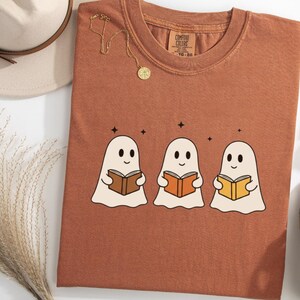 Retro Ghost Reading Books shirt, Halloween Teacher shirt, Halloween Shirt, Teacher Gift, Book lover gift, book lover ghost shirt, ghost tees