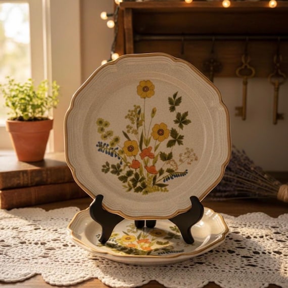 Vintage Mikasa Fresh Floral Scalloped Dinner Plates Set of 2