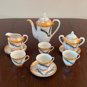 Japan - Moriage Dragonware 13-piece Teaset for 4 - Porcelain - Hand-painted
