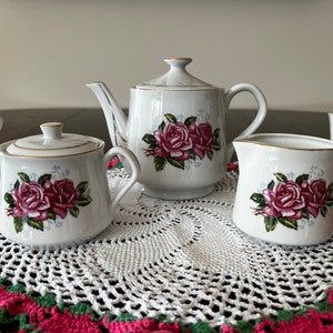 FTD ~ 14-piece  ~ Tea Set & Vase ~ &quot;Pink Roses&quot;  ~ 1979  ~ Sunday bunch ~ bed and breakfast ~ vintage tea set