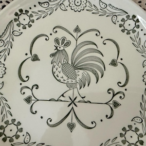 Set of 4 Vintage Provincial Rooster Dinner Plates USA Green White Farmhouse Scio Style