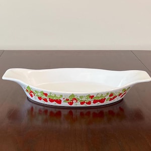 Action (Japan) - Strawberries N&#39; Cream - 12&quot; Au gratin Baking Dish - Vintage Action Strawberry Bakeware