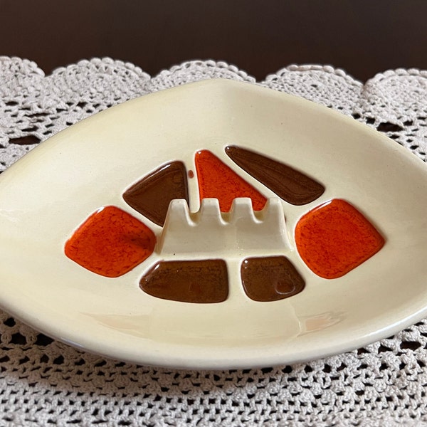 MCM Mid-Century- Off White w/ burnt red and orange- Ashtray- marked A-44 USA - vintage ashtray