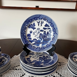 Blue Willow- Made in Japan- bowl, saucers, mugs - chinoiserie - vintage dinnerware