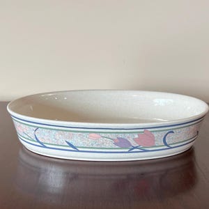 Mikasa - Tropical Island - 10” Oval Baker - floral pattern - vintage Mikasa