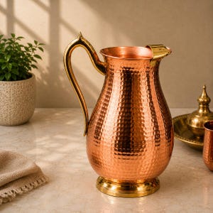 Hamrad kanna i ren koppar, handgjord vattenkanna 1800 ml, ayurvedisk dryckeskärl, köksredskap i koppar, tumglasset