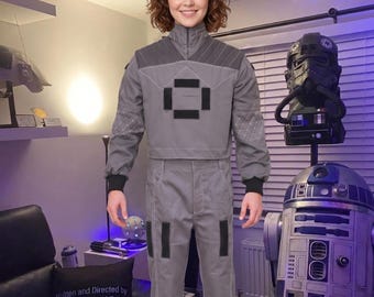 Mandalorian Inspired Grey Costume | 3 Piece Sci Fi Clothing Set for Cosplay Events & Conventions