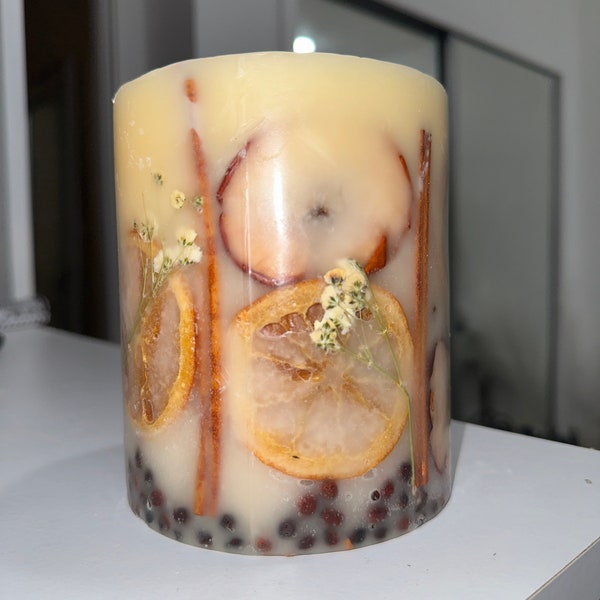 Spicy Apple Botanical Candle