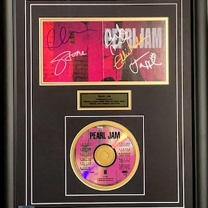 Signed Pearl Jam &#39;10&#39; CD cover