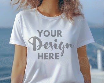Bella Canvas 3001 mockup wit T-shirt mockup vrouwelijk model zomer strand Bella Canvas mockup vrouw 3001 T-shirt mockup buiten
