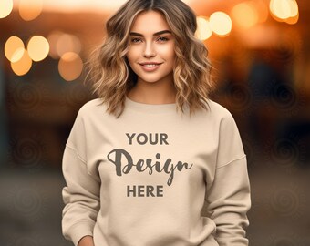 Gildan 18000 mockup Gildan Sand-sweater mockup-sweater Model Mockup Sand Gildan-mockups met ronde hals gildan 18000-mockups zand