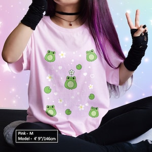 Harajuku Kawaii Frog Shirt Celestial Cute Cottagecore Garden Frog T-shirt Pastel Aesthetic Tee for Frog Lover Gift Forestcore Flower Tshirt