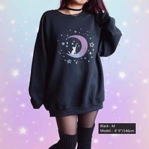 Pastel Goth Cat Sweatshirt Front Print Starry Night Moon Kawaii Aesthetic Jumper for Cat Lover Cute Lunar Kitty Crew Streetwear Gift for Her