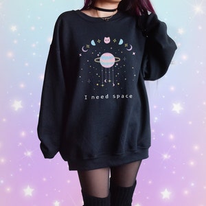 Pastel Goth Moon Phase Cat Sweatshirt Cute Celestial Kitty Jumper for Astrology Lover Starry Yami Kawaii Space Crew Introvert Sweater Gift