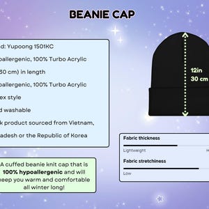 Op de afbeelding: Zwarte gebreide beanie met een lengte van 30 cm. De beanie is gemaakt van 100% hypoallergene Turbo-acryl en is handwasbaar. De beanie wordt beschreven als een gebreide beanie met omslag die 100% hypoallergeen is en je de hele winter warm en comfortabel houdt!
