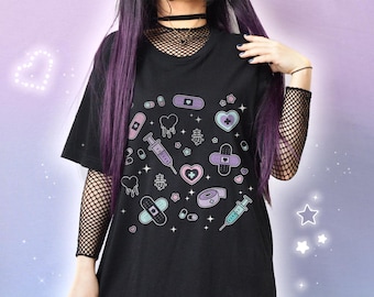 Poison Menhera Kei T-shirt, Harajuku Pastel Goth Shirt, Pills & Syringe Creepy Cute Yami Kawaii Clothing, Yamikawaii Aesthetic J Fashion Tee