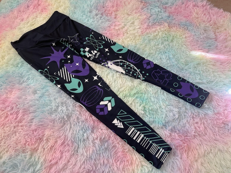 Sci Fi Alien Cat Leggings, Cyberpunk Kitty Workout / Casual Black ...