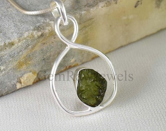 5.68g モルダバイト ワイヤーラップペンダント | 天然モルダバイト原石