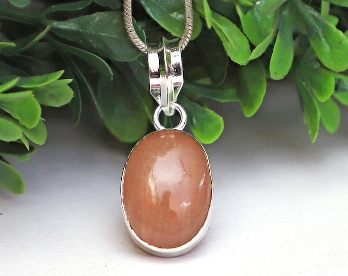 Natural Peach Moonstone Pendant, Peach Moonstone Oval Pendant, Fire Peach Moonstone Necklace, Solid 925 Silver, Moonstone Handmade Pendant