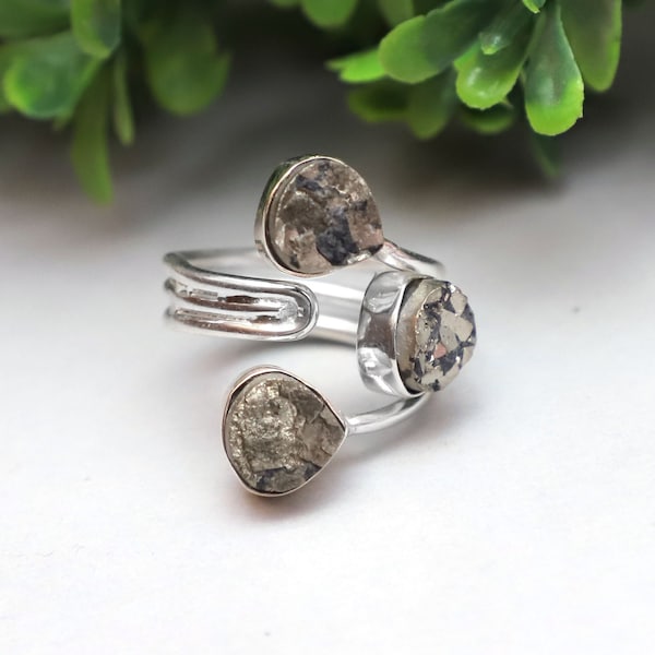 Raw Pyrite Ring, Rough Pyrite Heart Ring, 925 Silver, Three Stone Ring, Healing Ring, Triolodgy Ring, Handmade Pyrite Jewelry, Women Ring