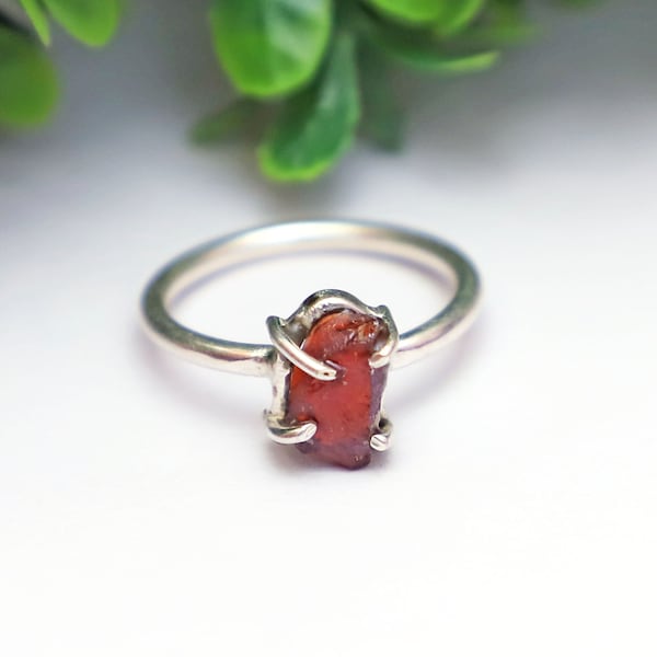 Minimalist Raw Garnet Ring, 925 Sterling Silver, Rough Garnet Ring, Garnet Rough Jewelry, Handmade Raw Jewelry, January Birthstone Ring Gift